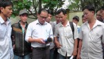 Phòng Văn hóa - Thông tin huyện sử dụng máy đo tiếng ồn để minh họa