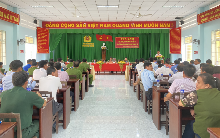 Quang cảnh tọa đàm