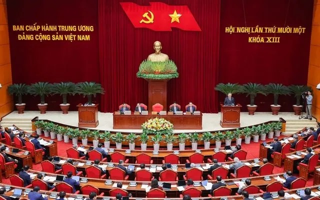 Sau Hội nghị Trung ương 11, khóa XIII, Bộ Chính trị, Ban Bí thư đã ban hành một số Kết luận về tập trung hoàn thành nhiệm vụ sắp xếp tổ chức bộ máy và đơn vị hành chính.
