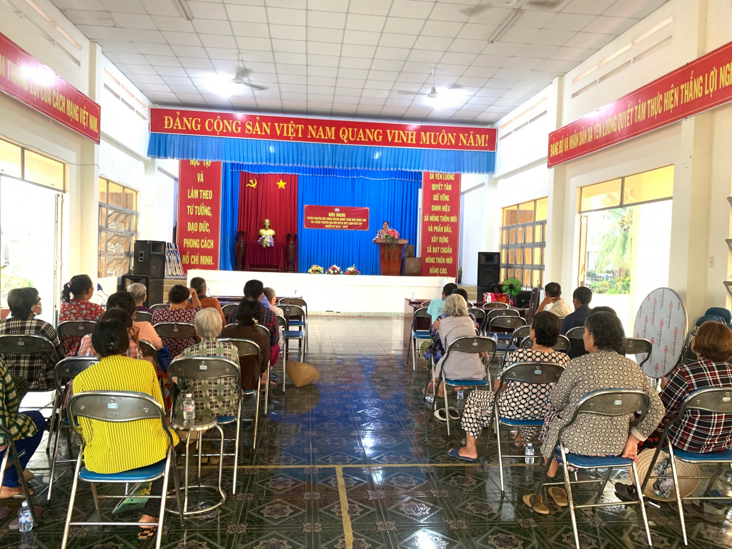 Hội Liên hiệp Phụ nữ huyện tuyên truyền nông thôn mới tại xã Yên Luông