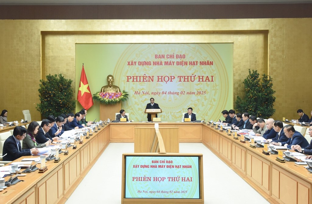 Thủ tướng Chính phủ Phạm Minh Chính chủ trì Phiên họp thứ hai Ban Chỉ đạo xây dựng Nhà máy điện hạt nhân, ngày 04/02/2025.